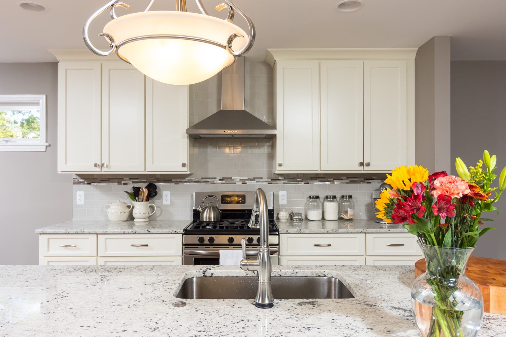 Granite vs. Quartz Custom Countertops